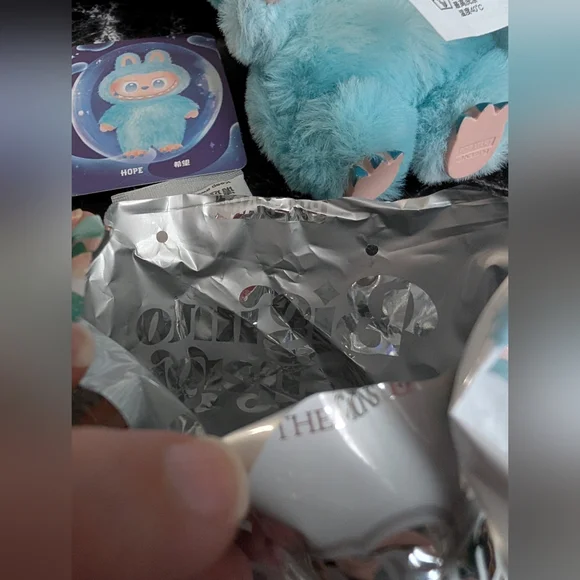 Pop Mart Labubu Big Into Energy Hope - Picture 6 of 7